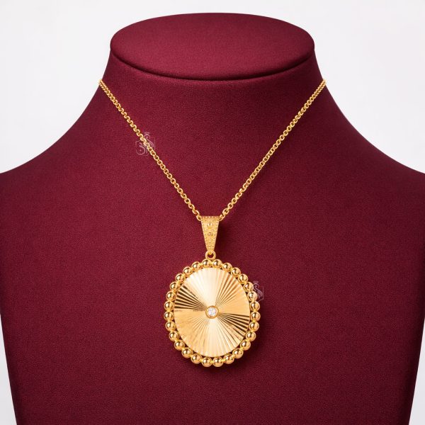 آویز طلا 18 عیار زنانه طرح نوستالژی با طراحی کلاسیک