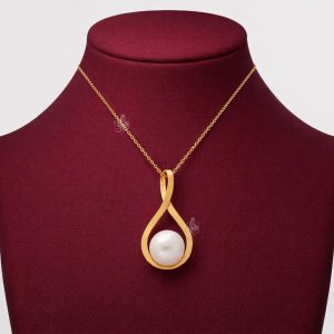 آویز طلا ۱۸ عیار هندسی با مروارید بدون زنجیر
