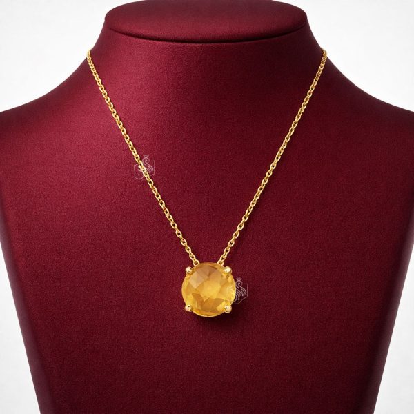 گردنبند طلا 18 عیار با طرح دایره&zwnj;ای با سنگ رنگی