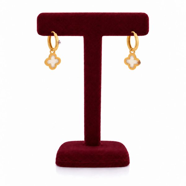 گوشواره حلقه&zwnj; ای طلا 18 عیار طرح آویز ونکلیف