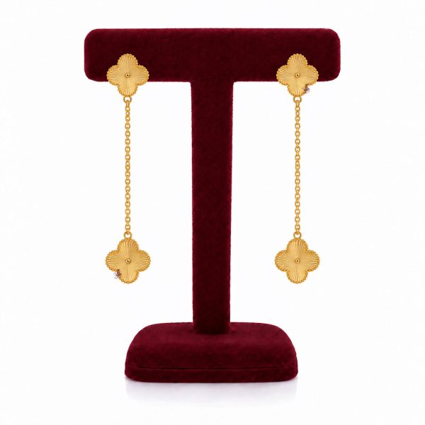 گوشواره طلا 18 عیار طرح آویزی ونکلیف