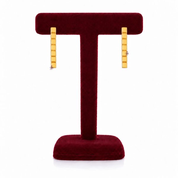 گوشواره طلا 18عیار طرح میخی شوپارد