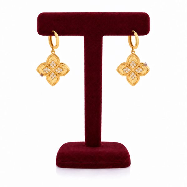 گوشواره طلا 18 عیار طرح حلقه&zwnj;ای روبرتو کوین